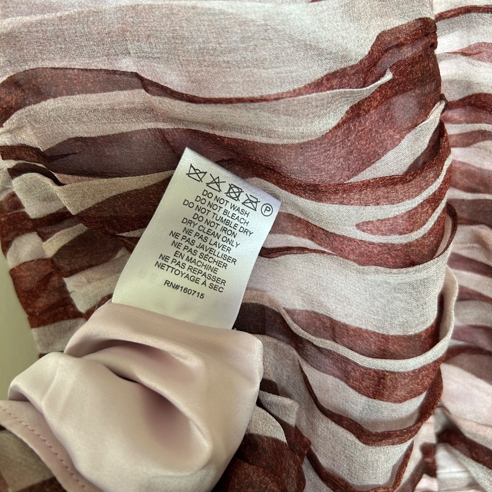 Retrofête Shaniece Dress in Earl Rose Zebra - Picture 13 of 16